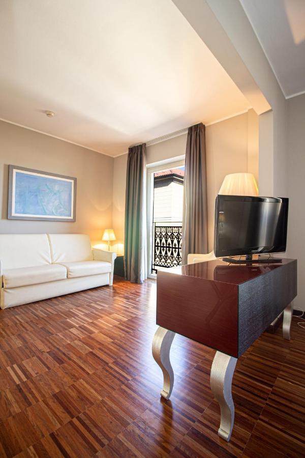 Hotel Cavour By Lvg Hotel Collection Novara Exterior photo